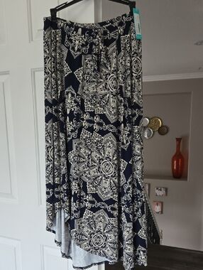 Women’s Navy and Cream Printed Maxi Skirt